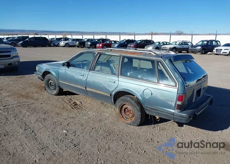 1993 Buick Century Special z USA, uszkodzony, nr VIN 1G4AG85N7P6425818